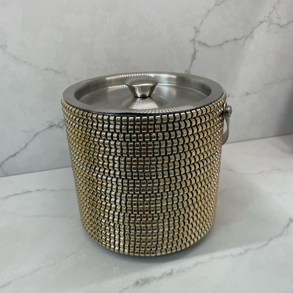 Ice bucket